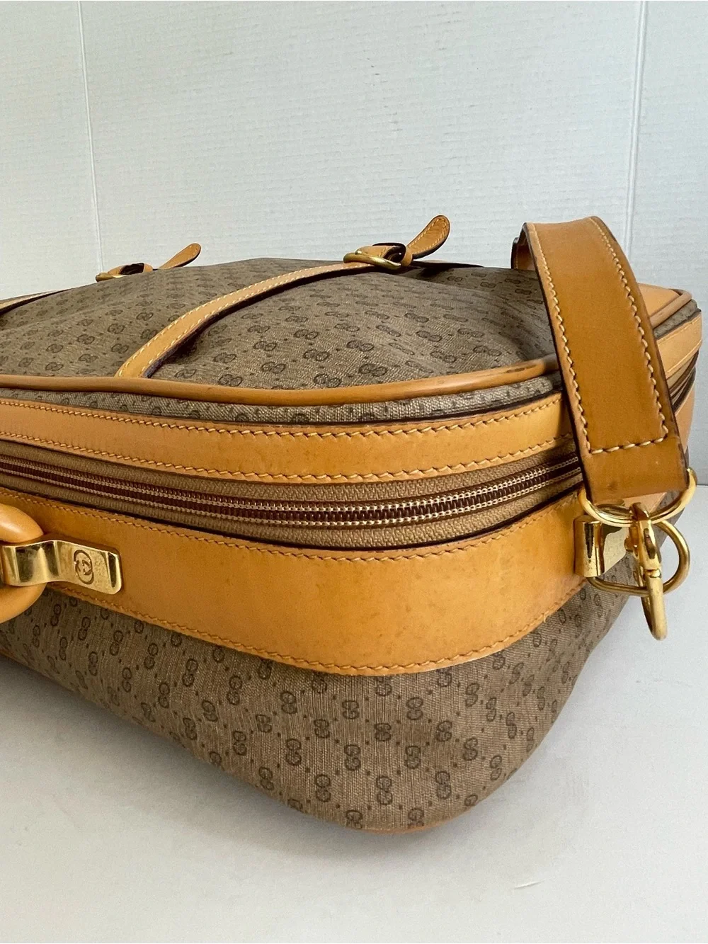 Gucci GG Supreme suitcase